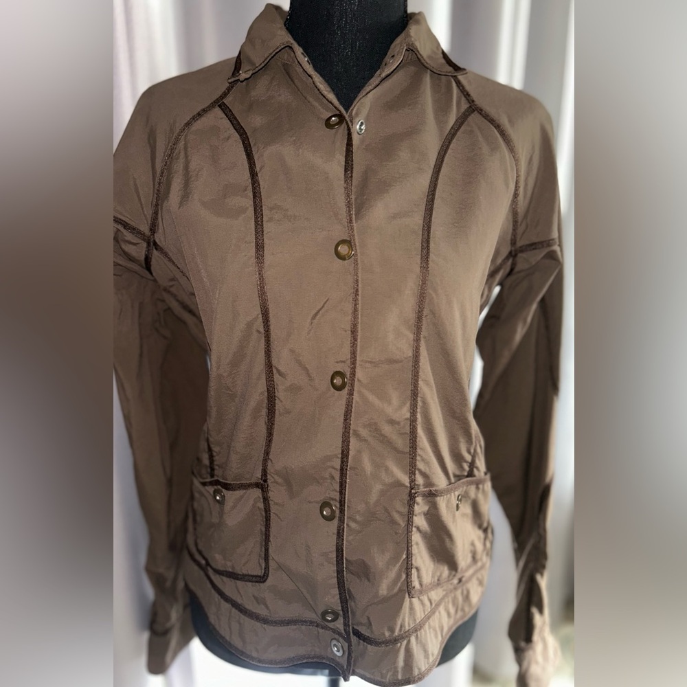 Columbia Omni Dry lightweight brown jacket. Womens medium